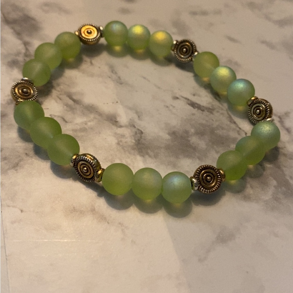Elegant Green Beaded Bracelet